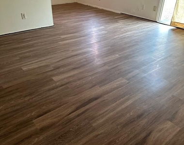 4406 Dovewood Dr - Photo Thumbnail 4