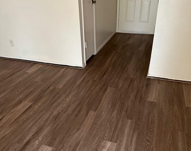 4406 Dovewood Dr - Photo Thumbnail 9