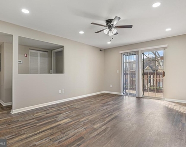 102 N Caroline Place - Photo Thumbnail 1
