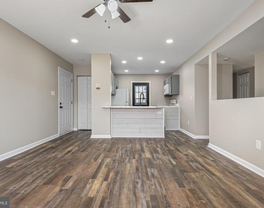 102 N Caroline Place - Photo Thumbnail 3