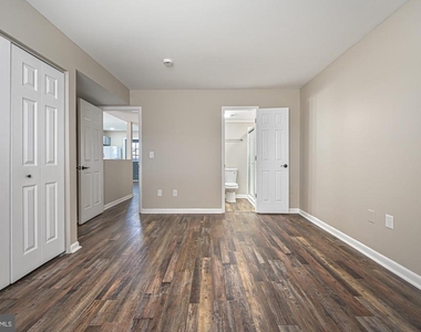 102 N Caroline Place - Photo Thumbnail 7