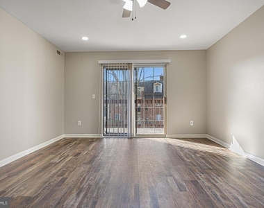 102 N Caroline Place - Photo Thumbnail 2