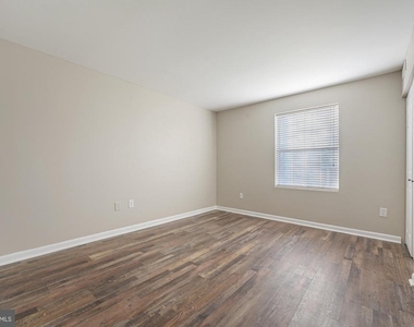 102 N Caroline Place - Photo Thumbnail 6