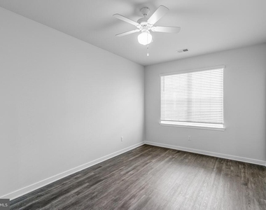 619 Ruth Way - Photo Thumbnail 6