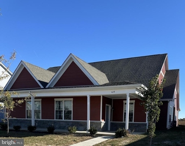 619 Ruth Way - Photo Thumbnail 2