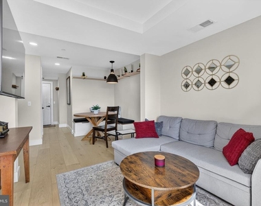 919 12th Street Ne - Photo Thumbnail 5