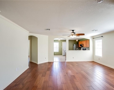 122 Quail Hollow Dr - Photo Thumbnail 4
