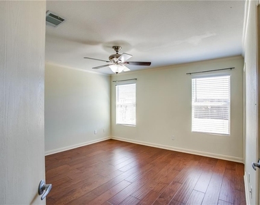 122 Quail Hollow Dr - Photo Thumbnail 13