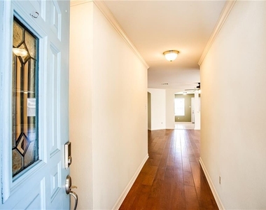 122 Quail Hollow Dr - Photo Thumbnail 3