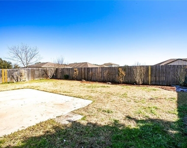 122 Quail Hollow Dr - Photo Thumbnail 26