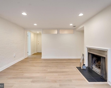 813 Maryland Avenue Ne - Photo Thumbnail 3