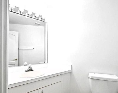 5330 Connecticut Avenue Nw - Photo Thumbnail 17