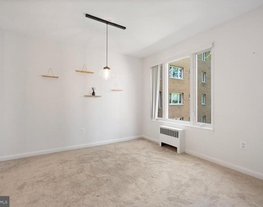 2400 41st Street Nw - Photo Thumbnail 4