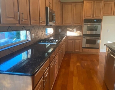 1813 Val Verde - Photo Thumbnail 7