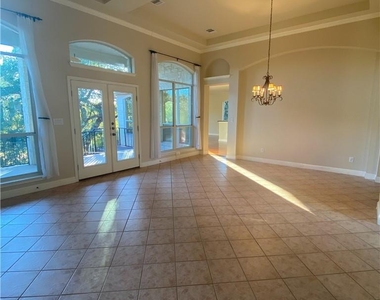 1813 Val Verde - Photo Thumbnail 8