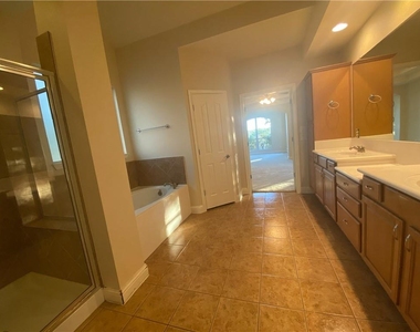 1813 Val Verde - Photo Thumbnail 21
