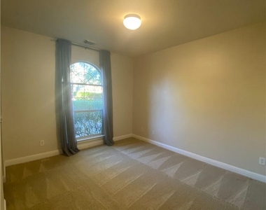 1813 Val Verde - Photo Thumbnail 14