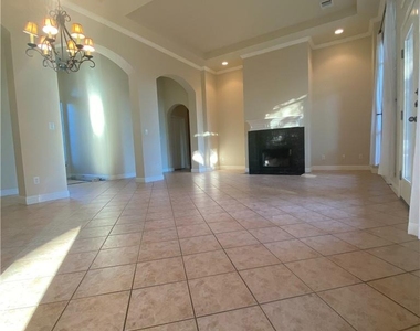 1813 Val Verde - Photo Thumbnail 5