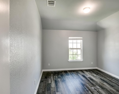 2723 Enza Ct - Photo Thumbnail 20