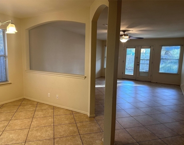 605 Blair Ave - Photo Thumbnail 2