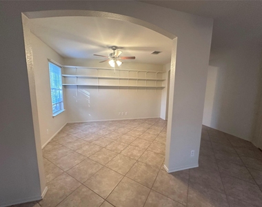605 Blair Ave - Photo Thumbnail 8