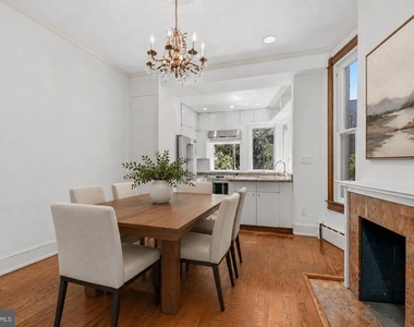 3044 Cambridge Place Nw - Photo Thumbnail 4