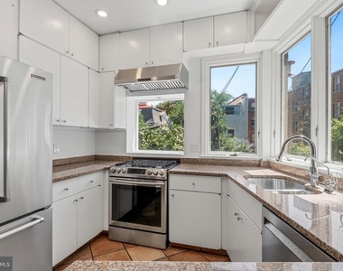 3044 Cambridge Place Nw - Photo Thumbnail 6