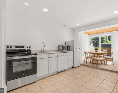 3044 Cambridge Place Nw - Photo Thumbnail 17