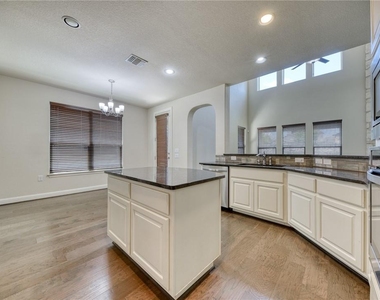14204 Tyburn Trl - Photo Thumbnail 8