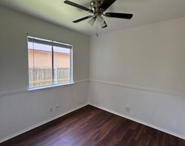 322 Meadowside Dr - Photo Thumbnail 6