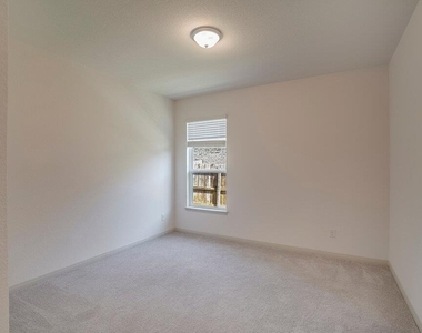 5616 Monrovia Ln - Photo Thumbnail 12