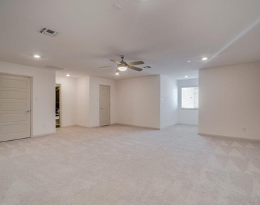 5616 Monrovia Ln - Photo Thumbnail 8