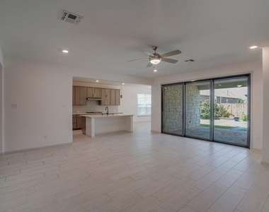 5616 Monrovia Ln - Photo Thumbnail 4