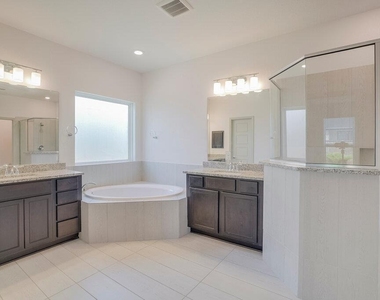 5616 Monrovia Ln - Photo Thumbnail 10