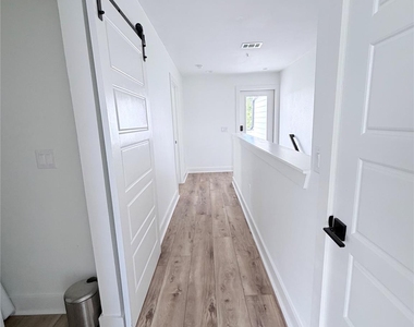 1417 Kramer Ln - Photo Thumbnail 15
