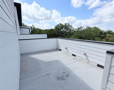 1417 Kramer Ln - Photo Thumbnail 14