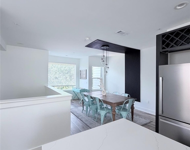 1417 Kramer Ln - Photo Thumbnail 9