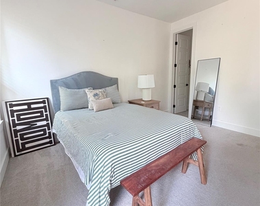 1417 Kramer Ln - Photo Thumbnail 3