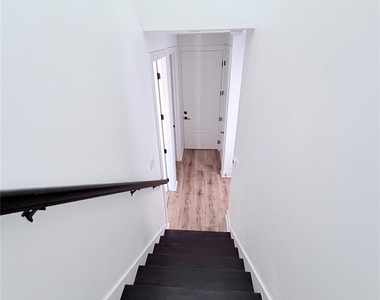 1417 Kramer Ln - Photo Thumbnail 5