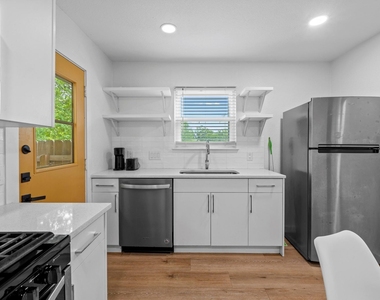 10601 Macmora Rd - Photo Thumbnail 10