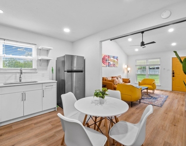 10601 Macmora Rd - Photo Thumbnail 9