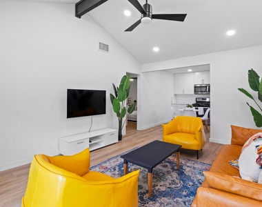 10601 Macmora Rd - Photo Thumbnail 4