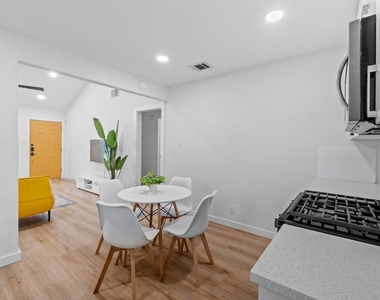 10601 Macmora Rd - Photo Thumbnail 11