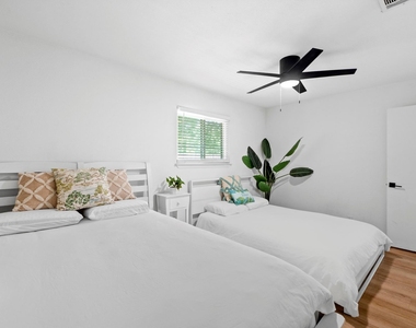 10601 Macmora Rd - Photo Thumbnail 16