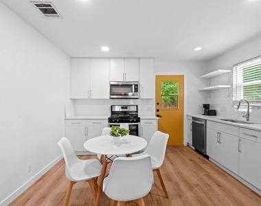10601 Macmora Rd - Photo Thumbnail 6