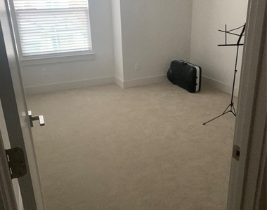 1216 Westborough Ln - Photo Thumbnail 2