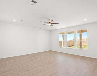 3720 Cerino Ln - Photo Thumbnail 12