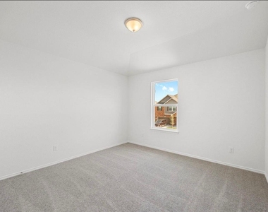 3720 Cerino Ln - Photo Thumbnail 30