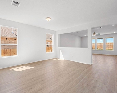 3720 Cerino Ln - Photo Thumbnail 6