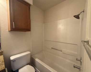 10609 Archdale Dr - Photo Thumbnail 8